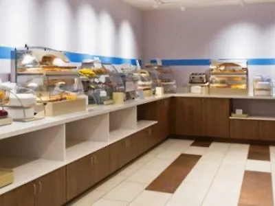 Holiday Inn Express & Suites Memphis Arpt Elvis Presley Blv By Ihg 3*,