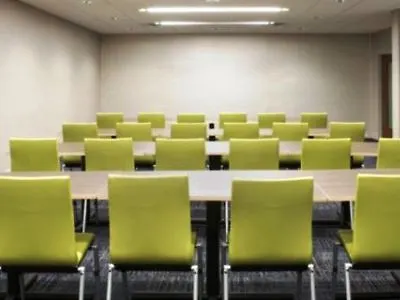 Holiday Inn Express & Suites Memphis Arpt Elvis Presley Blv By Ihg Hotel