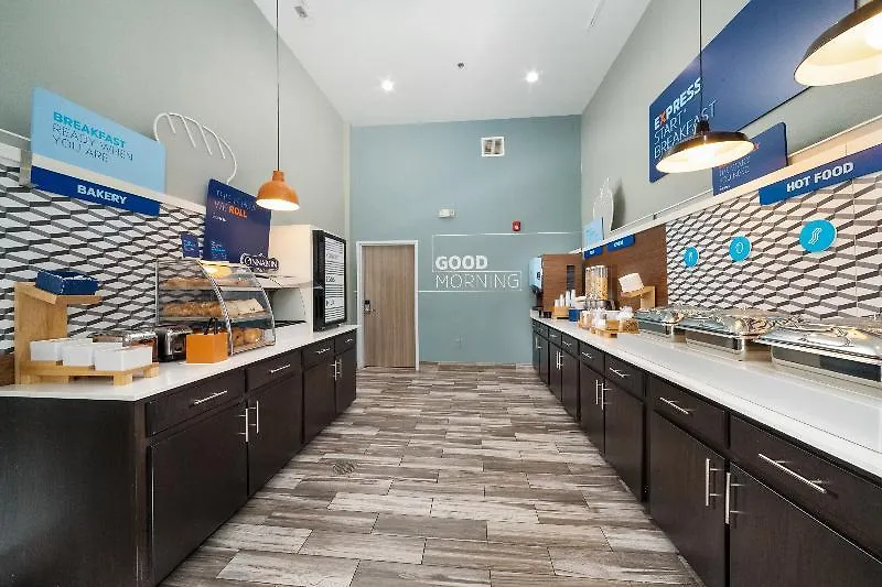 Hotel Holiday Inn Express & Suites Memphis Arpt Elvis Presley Blv By Ihg