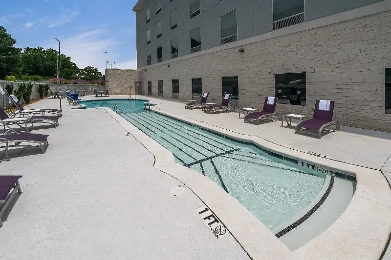 Holiday Inn Express & Suites Memphis Arpt Elvis Presley Blv By Ihg